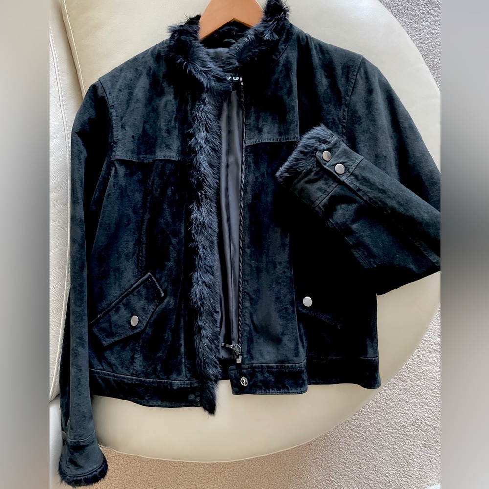 Revue Black color light jacket with softers fur functional packets size 8.